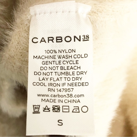 Carbon38 cream crewneck, eyelash pullover sweater - Picture 5 of 9